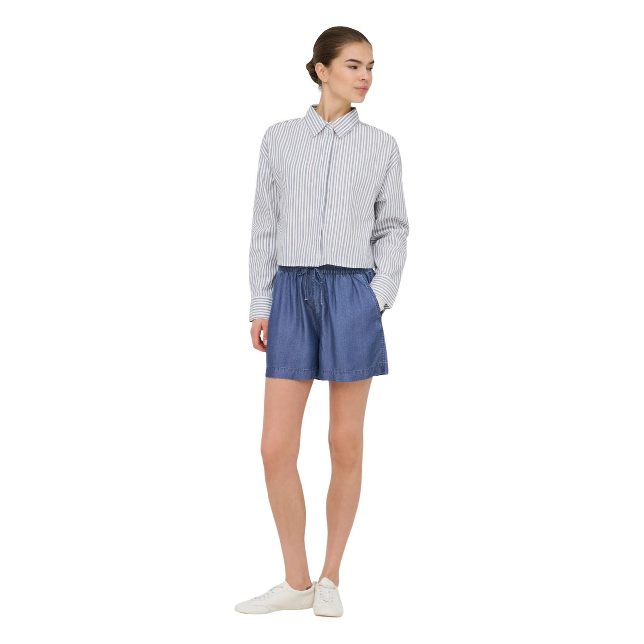 Only Shorts Damen Hellblau