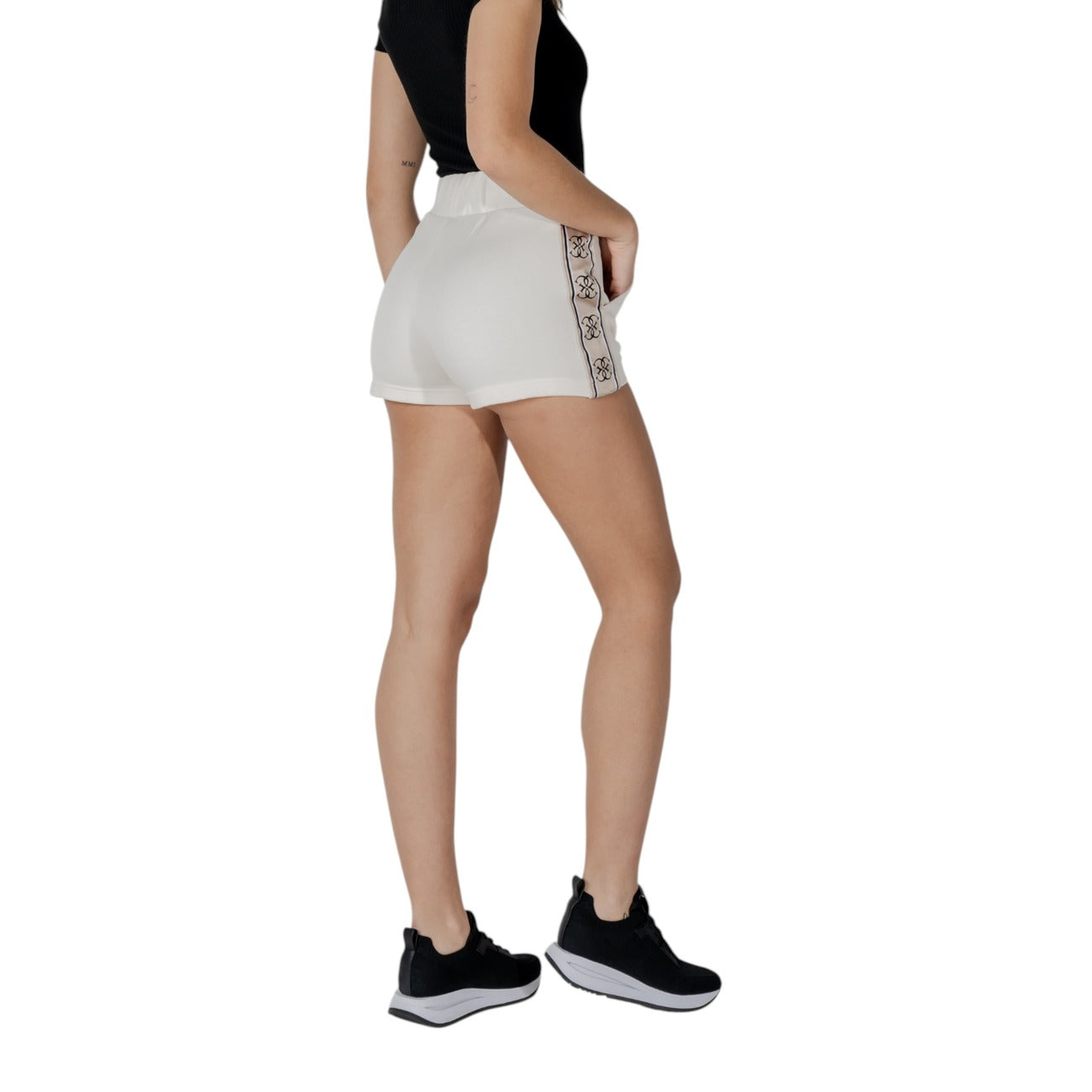 Guess Active Shorts Damen Weiß